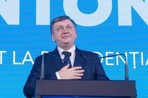 Crin Antonescu își depune candidatura! 1 Sursă foto: FB Alina Gorghiu