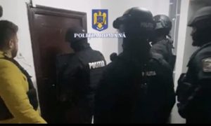 (VIDEO) Percheziții în Argeș și în alte două județe într-un dosar de evaziune fiscală 18 efe2caa0 2c86 471b 863b 1c3d77bbb13d - (VIDEO) Percheziții în Argeș și în alte două județe într-un dosar de evaziune fiscală