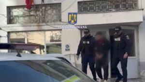 (Video) Furturi în serie în centrul Piteștiului! Tânăr de 23 de ani încarcerat! 17 barbat retinut furt Pitesti