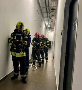 Imagine WhatsApp 2025 01 30 la 15.24.30 d0df86d7 - (VIDEO) Incendiu la Argeș Mall! Exercițiu ISU