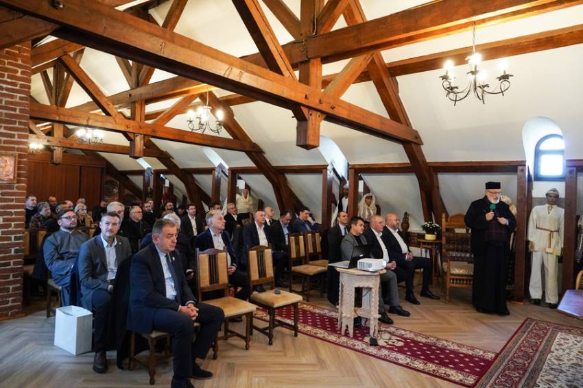 loc ședința Adunării Eparhiale în Eparhia Argeșului și Muscelului. Sursă foto: FB Arhiepiscopia Argeșului și Muscelului