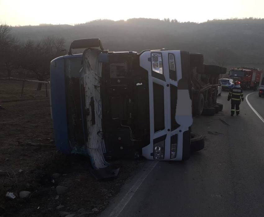 vehicul rasturnat Argeș vehicul rasturnat Argeș