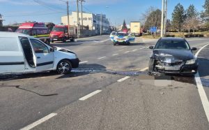 Accident în Pitești! Două mașini s-au ciocnit lângă Send 92 1 6fe90acb d13e 4f16 a313 24c78b9feef5 - Accident în Pitești! Două mașini s-au ciocnit lângă Send 92