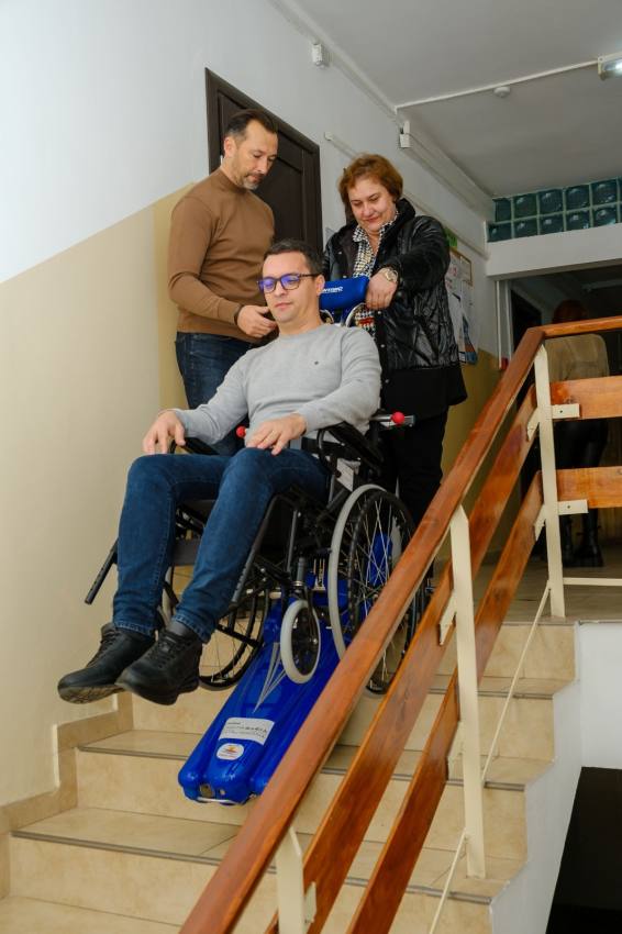 Trei elevatoare și rampe achiziționate de Asociația Club Sportiv Caiac SMile cu sprijinul Fundației Dacia pentru România 1 fundatia Dacia
