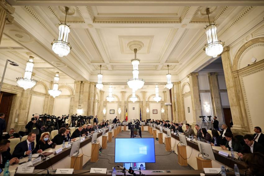 comisia de buget finante a parlamentului descriptiv Sursă foto: FB Elena Lasconi