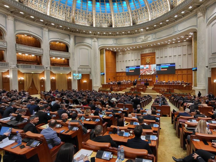Parlament plen reunit Sursă foto: FB Tanczos Barna.