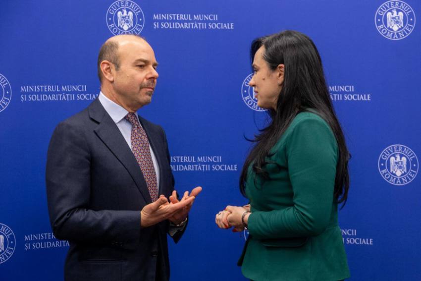 Simona Bucura-Oprescu cu ambasadorul Italiei la București, E.S. Alfredo Durante Mangoni deschidere Sursă foto: FB MMFTSS.
