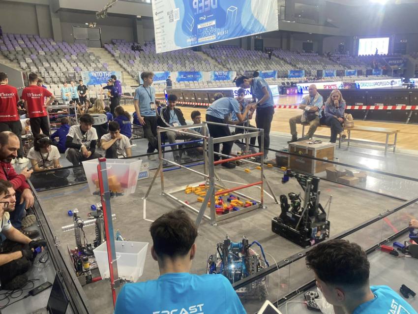 robotica. pitetsi arena 2 Sursă foto: FB Primăria Municipiului Pitești.