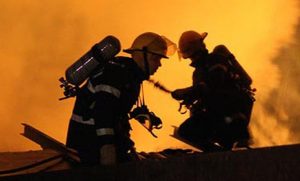 cats - Incendiu în Rătești! Acoperișul unei case a luat foc