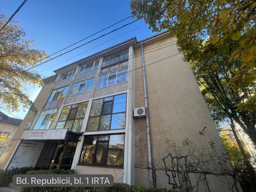 Ce poate face o reabilitare energetică? Bloc comunist transformat într-unul modern 1 Sursă foto: FB Cristian Gentea.