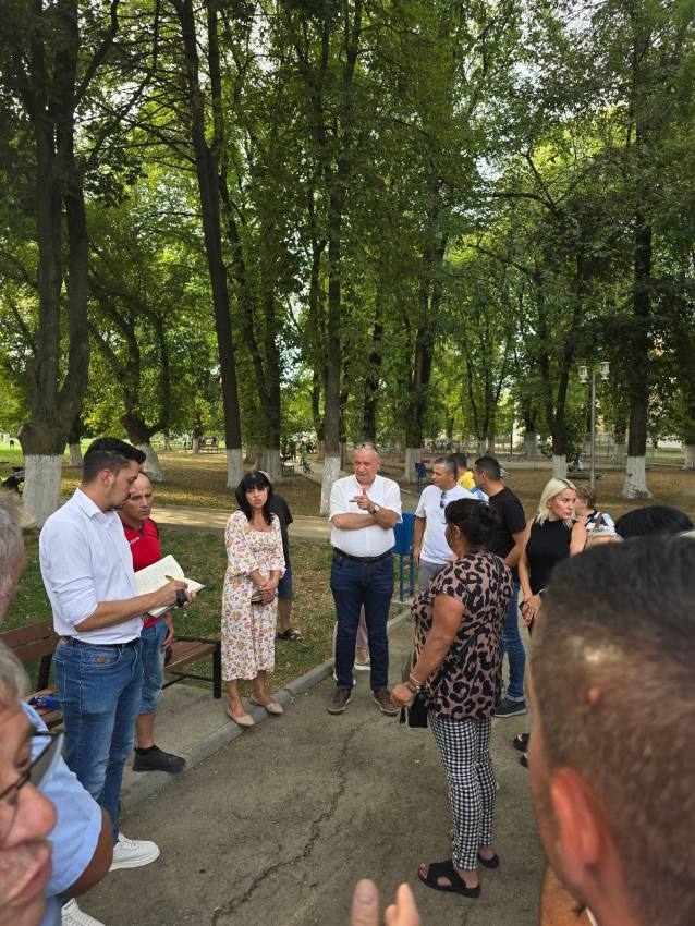 Dragos Predescu teren 4 - Dragoș Predescu. Le transmit tinerilor să nu renunțe ușor și să aibă încredere în ei!