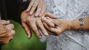 Un italian de 86 de ani și o româncă de 81 de ani s-au căsătorit de Valentine's Day 1 cats 2 - Un italian de 86 de ani și o româncă de 81 de ani s-au căsătorit de Valentine's Day