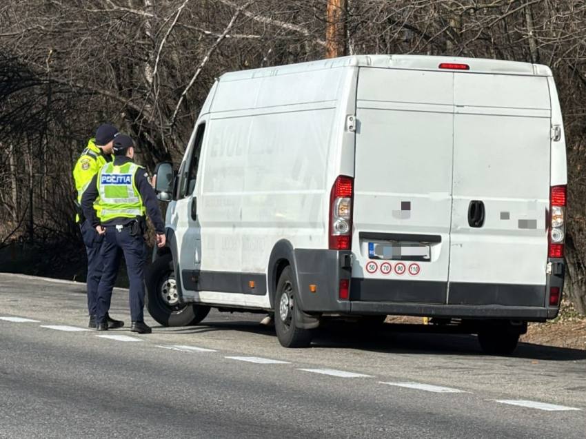 Doi șoferi care transportau marfă pe DN 65B, prinși conducând fără utilizarea tahografului 3 soferi controale