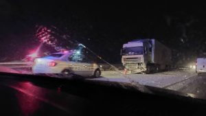 3252cf18 27ee 4a82 bb62 42bc3e289116 - (VIDEO) Accident pe A1! TIR implicat