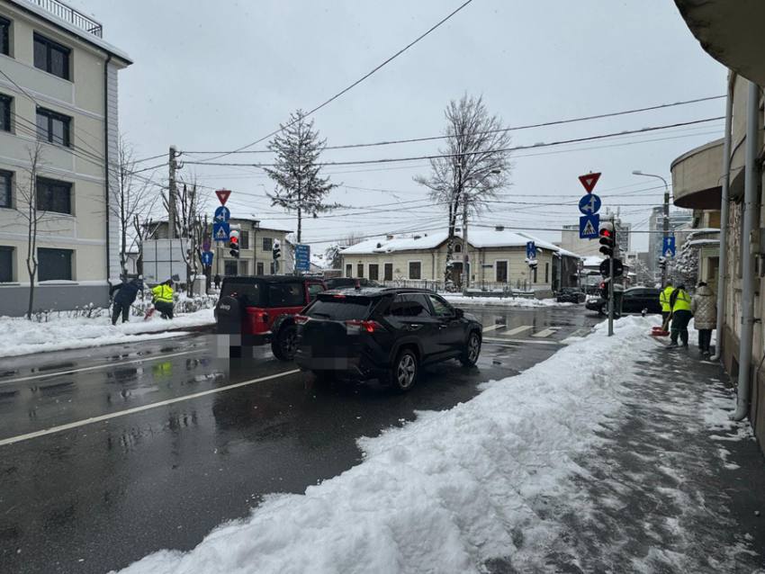 deszapezire pitesti 7 - Ninsoarea continuă – se intervine permanent pentru deszăpezire, în Pitești!