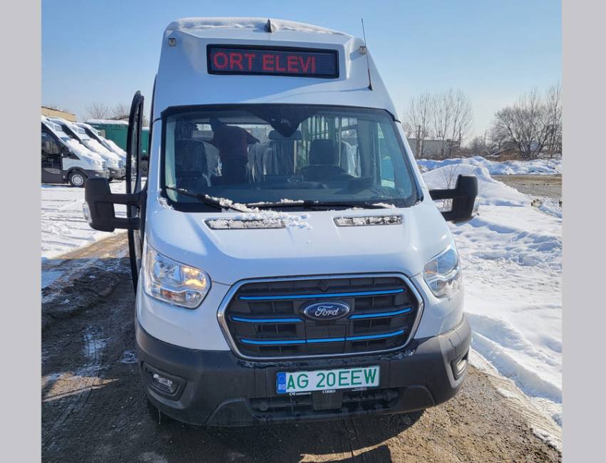 Veste bună pentru elevii din localitate. A ajuns microbuzul electric școlar la Tigveni 1 Sursă foot: CJ Argeș.