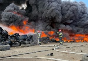 Incendiu puternic la un depozit de anvelope uzate 1 whatsapp image 2025 02 21 at 13 28 06 - Incendiu puternic la un depozit de anvelope uzate