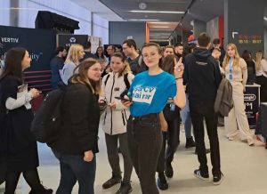 138c61a9 4871 49ab b98e a70be5f41bf8 - Azi! Eveniment pentru elevii și studenții care își caută un drum de carieră!