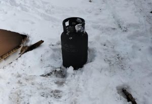 6f0cfbc8 ba7e 405e b500 859878f203e4 - Explozie într-o gospodărie din Ciomăgești! O femeie a ajuns la spital cu arsuri