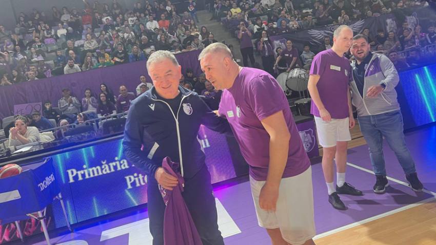 Peste 1.000 de oameni au fost în tribune. Duel memorabil la Pitești Arena: Jucători vs suporteri! 7 Sursă foto: FB Cristian Gentea.