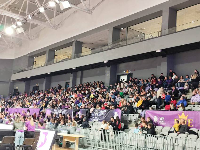 Peste 1.000 de oameni au fost în tribune. Duel memorabil la Pitești Arena: Jucători vs suporteri! 5 Sursă foto: FB Cristian Gentea.