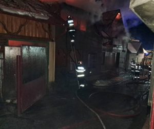 (VIDEO) Incendiu devastator în Vulturești! 2 141f0d71 3b55 40ca 8fe2 bbac28dbacf7 - (VIDEO) Incendiu devastator în Vulturești!