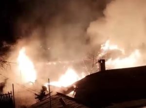 b5b5bed2 8715 422d a401 978166cbbace - (VIDEO) Incendiu devastator în Vulturești!