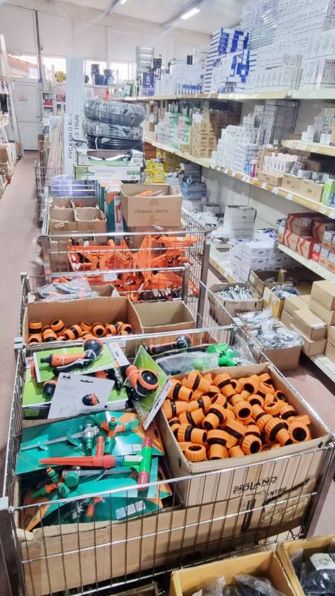 Complex Comercial John – destinația perfectă pentru cumpărături! 8 john cas si gradina 2 - Complex Comercial John – destinația perfectă pentru cumpărături!