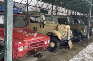 76e3edec ae46 499b 8b77 b104dc5aedb6 - (VIDEO) Istorie pe patru roți la Câmpulung! Pasiune pentru nostalgici