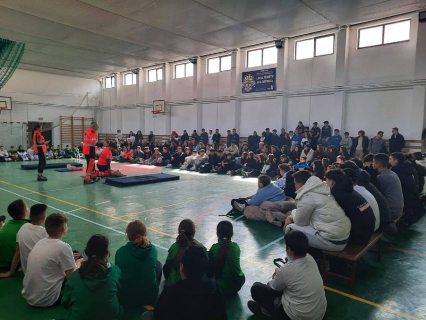 sesiune prim ajutor iulia zamfirescu Sursă foto: FB Primăria Orasului Mioveni