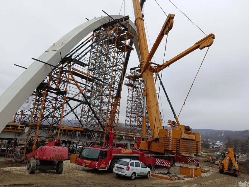 pod mioveni davuidesti 2 Sursă foto: FB Primăria Orașului Mioveni.