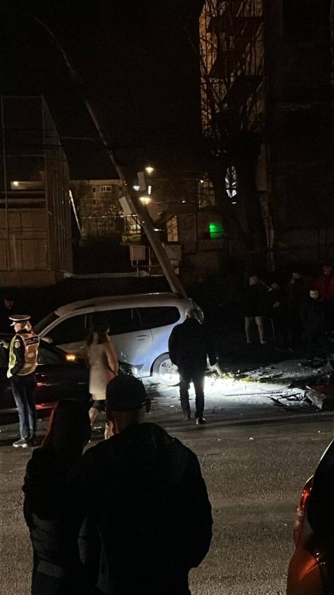 WhatsApp Image 2025 03 06 at 07.54.14 - (Video) Un nou accident în Pitești. Patru mașini distruse!