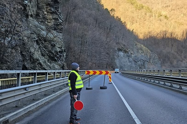 9c9fd29d-627c-4f9c-a68d-b74fac3efe13