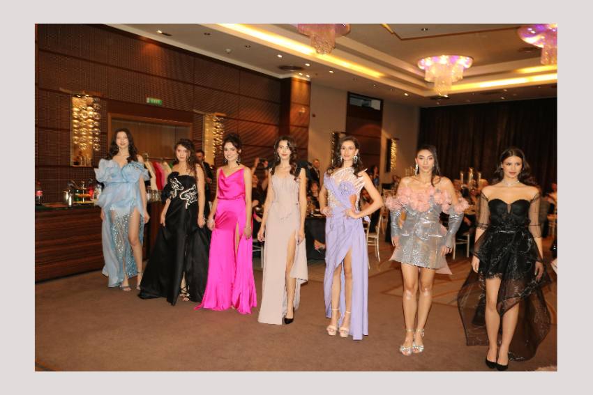 Carmen Rădulescu a impresionat cu o colecție diafană invitații Camerei de Comerț 7 Carmen Rădulescu prezentare moda