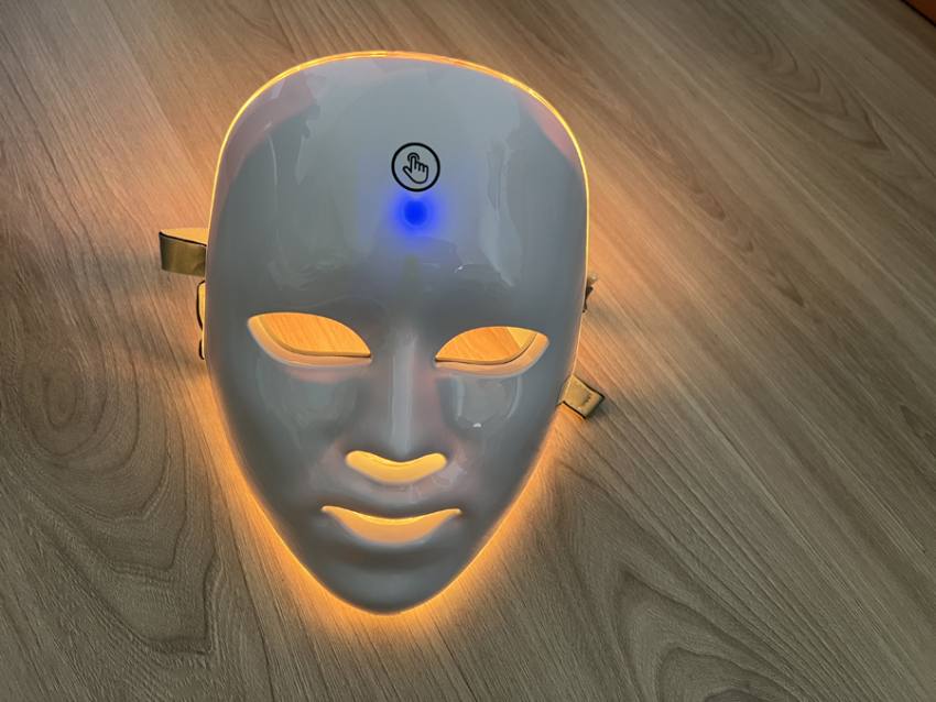 Eficiența măștilor LED: Minune sau iluzie în îngrijirea pielii? 3 Sursă foto: AV anchetaonline.ro