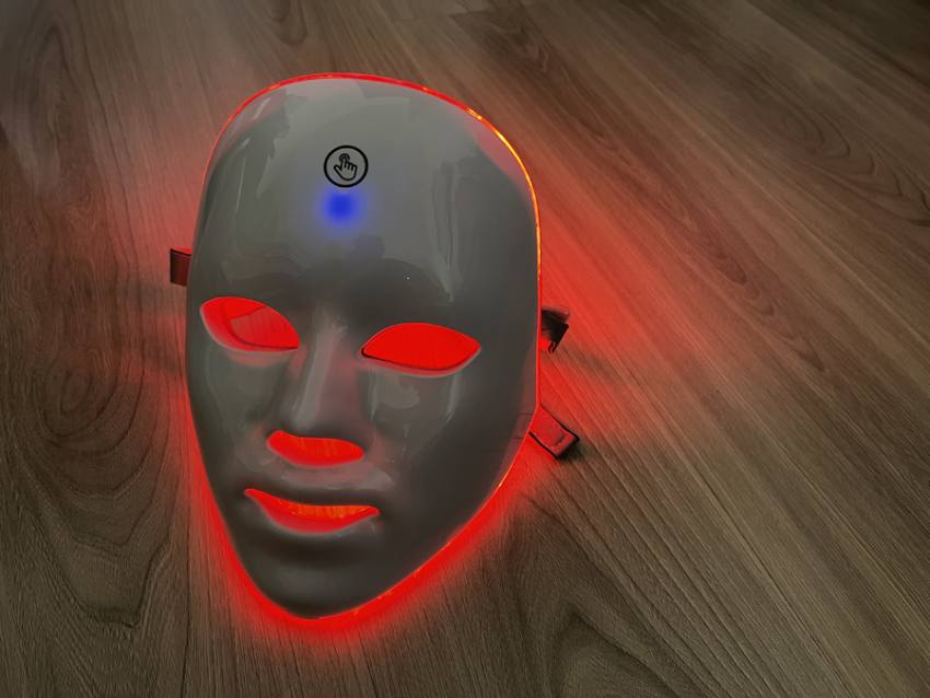 masca lumina rosie Sursă foto: AV anchetaonline.ro