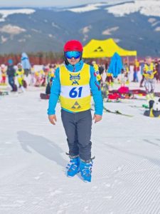 482327767 1090163963151263 7657287949001909454 n - Salvamontistul argeșean Silviu Dina, pe podium la competiția de schi Vâlcea County Cup