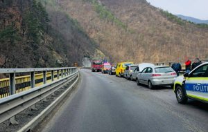 A95A0842 1B20 46BB 8AB0 EC25968B6B4E - (VIDEO) Carambol cu 5 mașini pe Valea Oltului