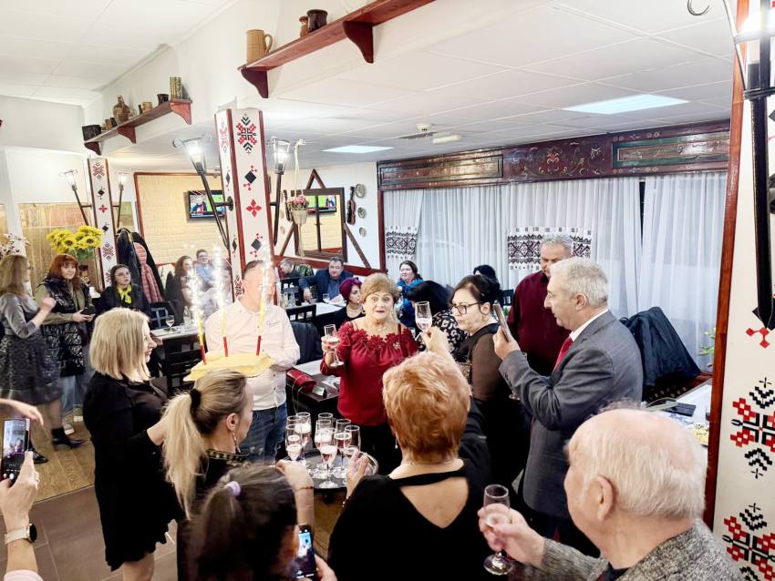 De 8 martie, Casa Argeșeană a excelat din nou la capitolul distracție! 4 Casa Argeseana