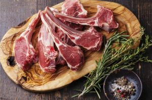De miercuri puteți depune cererile. Vrei să vinzi carne de miel în piețele din Pitești? 1 Sursă foto: FB Primăria Municipiului Pitești.