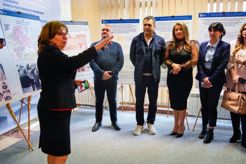 Expoziția este deschisă până pe 30 aprilie. Povestea tezaurului României, adusă la Pitești! 8 Sursă foto: CJ Argeș.