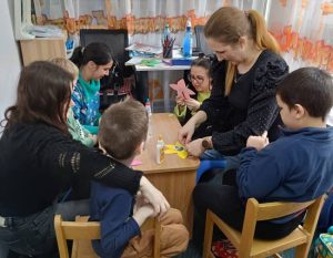 Colegiul "I.C.Brătianu" alături de copiii cu autism. Spectacol caritabil pe 20 martie 1 Sursă foto: Asociația Părinților Copiilor cu Autism Argeș.