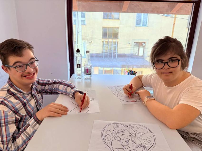 Colegiul "I.C.Brătianu" alături de copiii cu autism. Spectacol caritabil pe 20 martie 3 Sursă foto: Asociația Părinților Copiilor cu Autism Argeș.