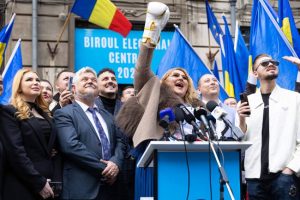 Upercut pentru Diana Șoșoacă! 1 Sursă foto: fb Diana Iovanovici Șoșoacă- Oficial