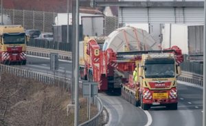 480534157 957538486467712 5094198266188784518 n - Un alt gigant pe șoselele României! Transport agabaritic de aproape 800 de tone