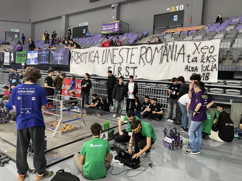 Piteștiul, capitala roboticii: Campionatul Național FIRST Tech Challenge România a reunit 60 de echipe din România 1 Sursă foto: FB Primăria Munciipiului Pitești.