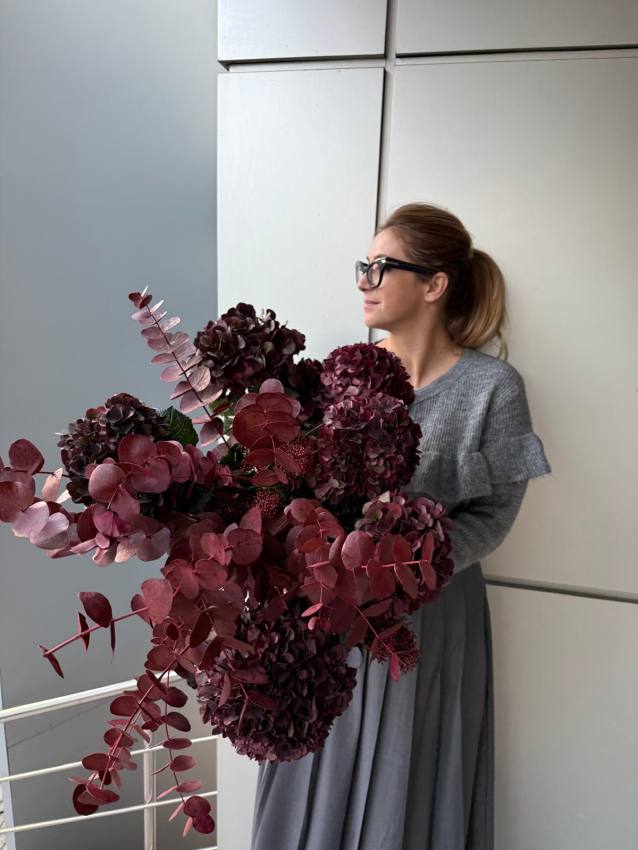 Roxana Sima. Florile sunt un simbol al sensibilității, dar și al rezilienței – exact ca femeile din business 5 Roxana Sima