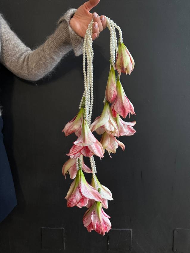 Roxana Sima. Florile sunt un simbol al sensibilității, dar și al rezilienței – exact ca femeile din business 8 TAJ - Roxana Sima. Florile sunt un simbol al sensibilității, dar și al rezilienței – exact ca femeile din business