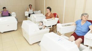 Pe ce criterii vor fi acordate biletele pentru tratament balnear în 2025 4 pensionari-tratament
