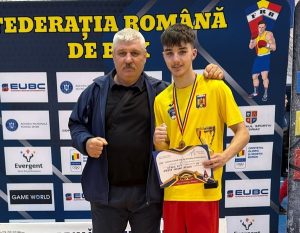 6b5ab6a4 bbfe 451f aeb6 f8f8ae69b8fc - Pugilistul piteștean Marian Adrian Chiriță a câștigat Cupa României la Box
